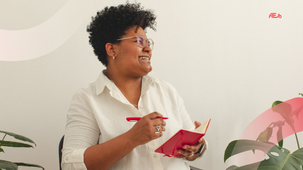 Empresária Maria Vitória em seu momento de escrita