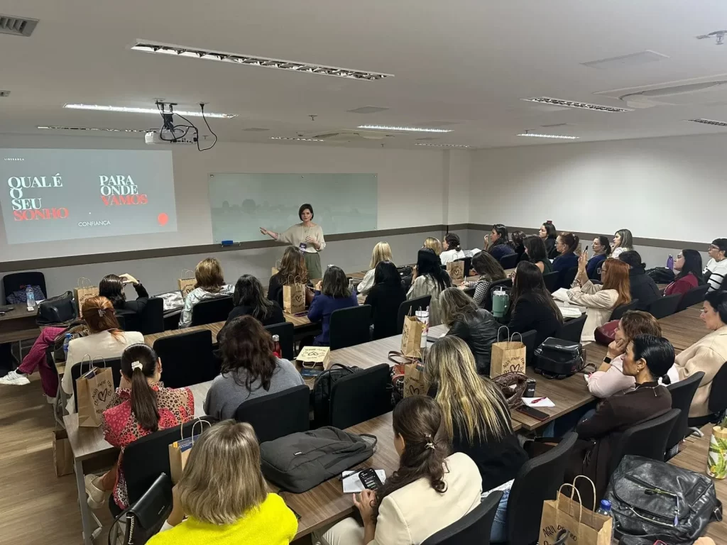 dayana dando treinamento